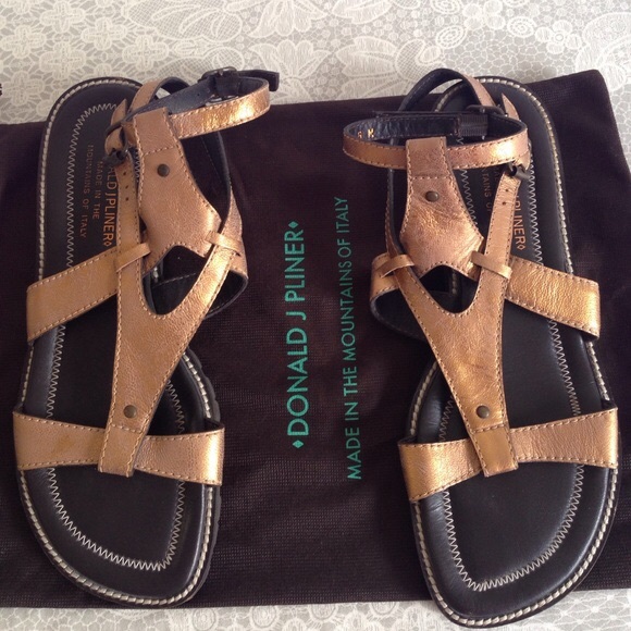 donald pliner gold sandals
